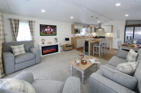 Residential Spec Countryside Lodge - Image 2